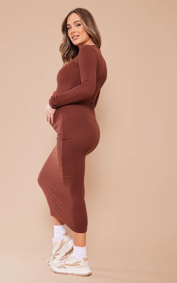 Maternité Robe De Grossesse Mi-longue Côtelée Chocolat Foncé à Manches Longues 4 Maternité Robe De Grossesse Mi-longue Côtelée Chocolat Foncé à Manches Longues – Image 2