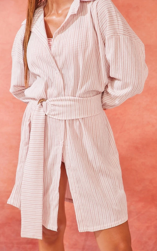 Robe Chemise De Plage Oversize Côtelée Argile à Rayures Et Taille Nouée 6 Robe Chemise De Plage Oversize Côtelée Argile à Rayures Et Taille Nouée – Image 4
