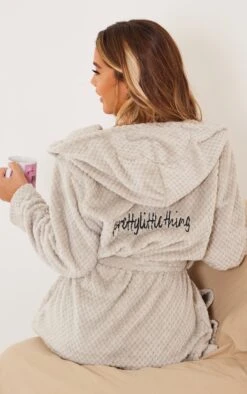 PRETTYLITTLETHING Robe De Chambre Gris Clair Duveteuse à Capuche