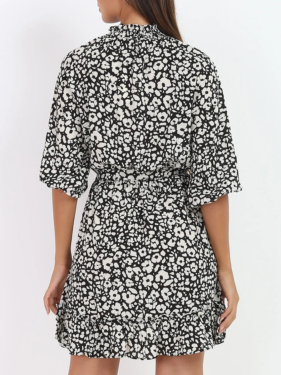 Robe Fluide à Motifs Fleuris 4 Robe Fluide à Motifs Fleuris – Image 2