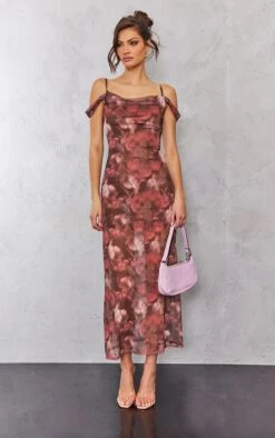 Tall Robe Longue Fleurie Rose à Col Bénitier