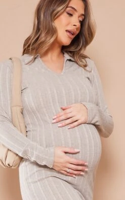 Maternité Robe De Grossesse Longue Côtelée Avoine à Col -Logic || Diamond || Zero Soldes Boutique a5efa079c197f609981432505fe6a38144e13e5f cnd3128 4