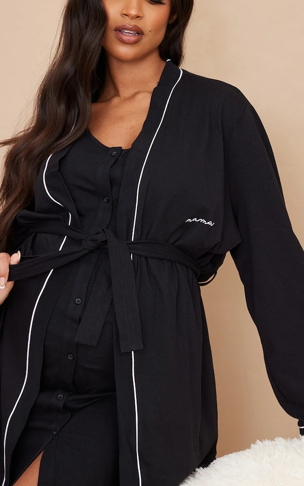 Maternité Robe De Chambre De Grossesse Noire à Slogan Mama 6 Maternité Robe De Chambre De Grossesse Noire à Slogan Mama – Image 4